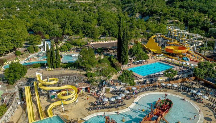 Camping Villeneuve de Berg Ciela Village Le Pommier camping 5 étoiles Ardèche parc aquatique