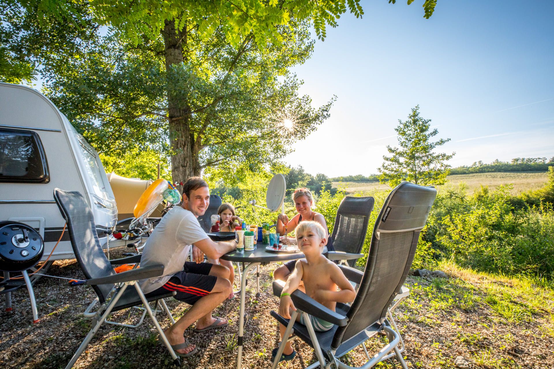 Camping Villeneuve-de-Berg Ciela Village Emplacement