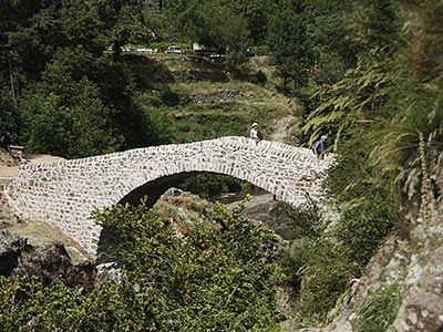 Camping Villeneuve de Berg Ciela Village Le Pommier camping 5 étoiles Ardèche Pont du Diable