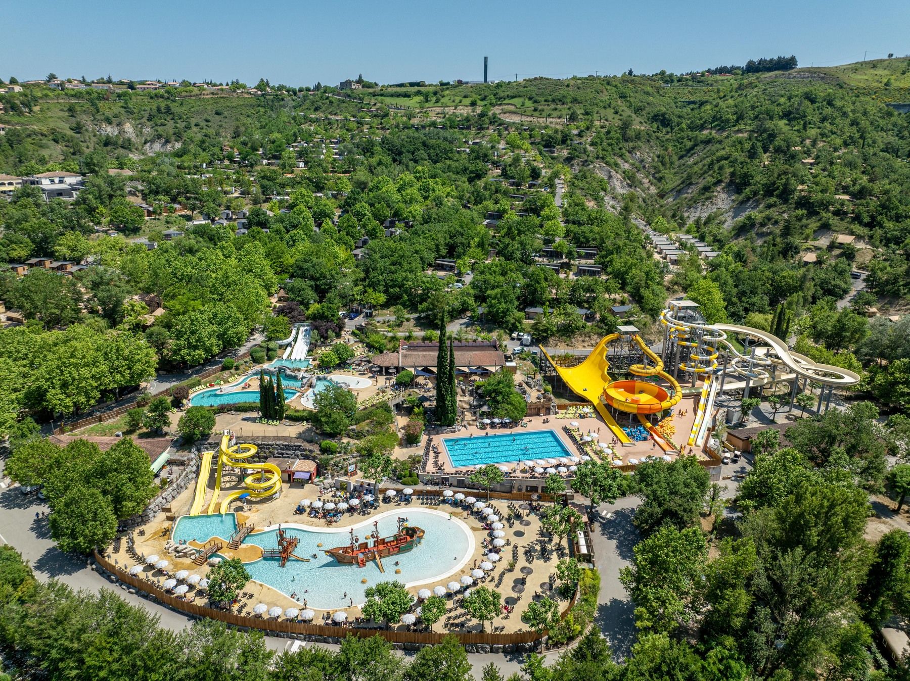 Camping Villeneuve de Berg Ciela Village Le Pommier camping 5 étoiles Ardèche