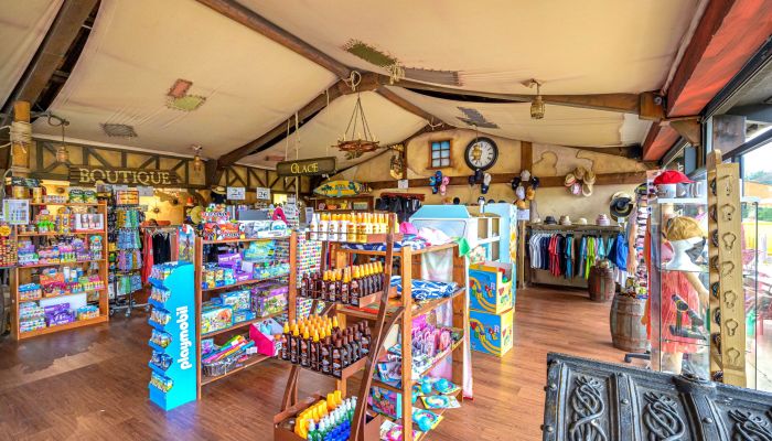Camping Villeneuve-de-Berg Ciela Village Commerce