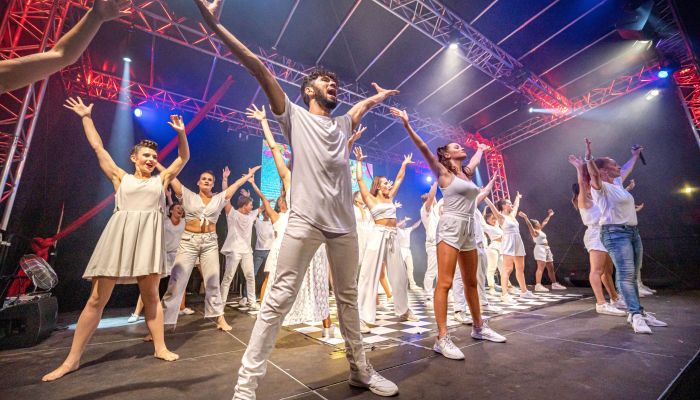 Camping Villeneuve-de-Berg Ciela Village Spectacle