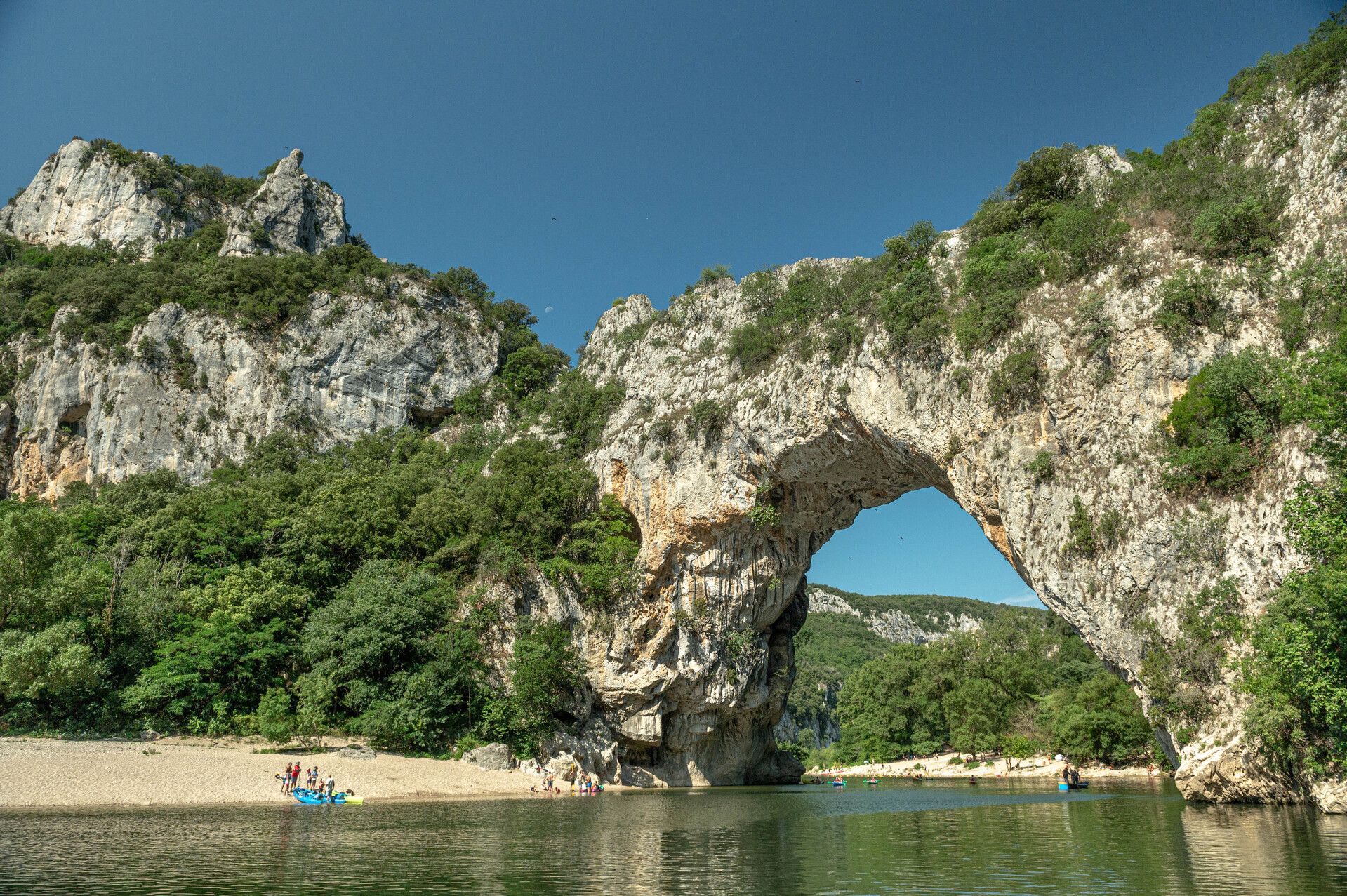 Camping Villeneuve de Berg Ciela Village Le Pommier camping 5 étoiles Ardèche Vallon Pont d'Arc