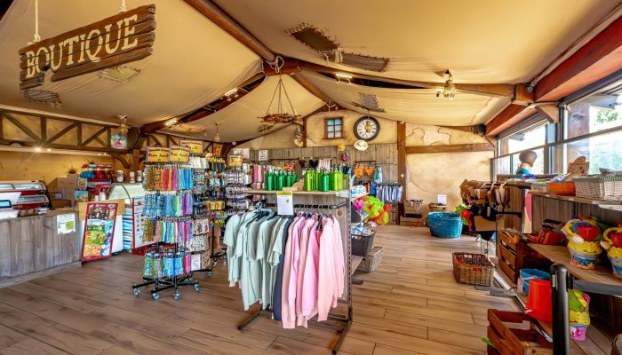 Camping Villeneuve de Berg Ciela Village Le Pommier camping 5 étoiles Ardèche boutique