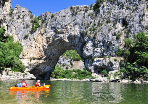 Camping Villeneuve-de-Berg Ciela Village Kayak