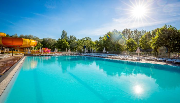 Camping Villeneuve-de-Berg Ciela Village Piscine