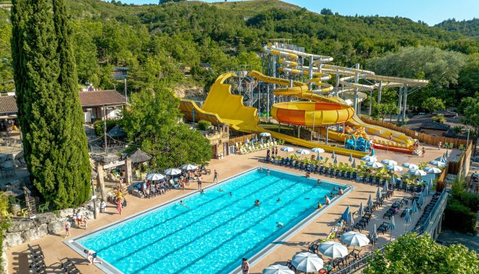 Camping Villeneuve de Berg Ciela Village Le Pommier camping 5 étoiles Ardèche piscine