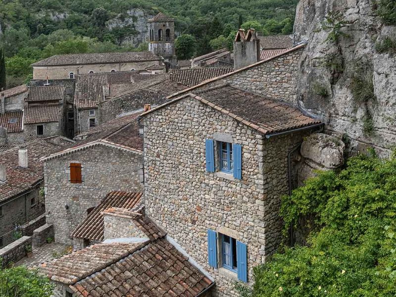 Camping Villeneuve de Berg Ciela Village Le Pommier camping 5 étoiles Ardèche villages ardéchois