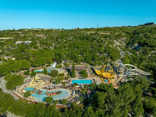 Camping Villeneuve de Berg Ciela Village Le Pommier camping 5 étoiles Ardèche parc aquatique