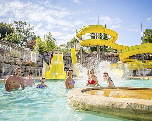 Camping Villeneuve de Berg Ciela Village Le Pommier camping 5 étoiles Ardèche parc aquatique