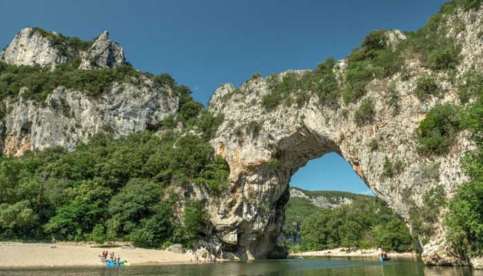 Camping Villeneuve de Berg Ciela Village Le Pommier camping 5 étoiles Ardèche Vallon Pont d'Arc
