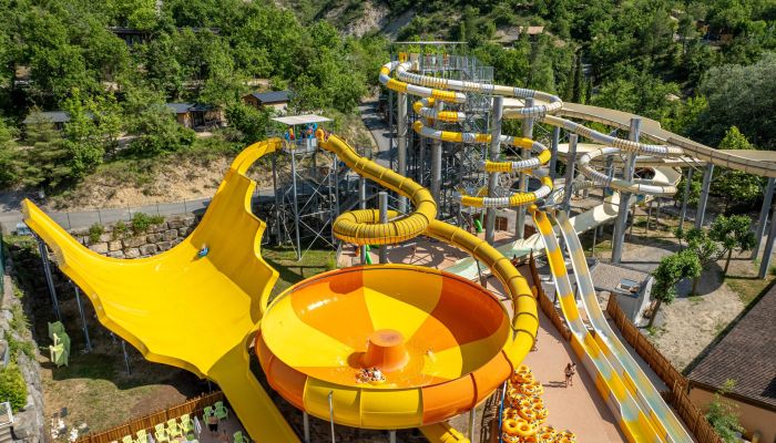 Camping Villeneuve de Berg Ciela Village Le Pommier camping 5 étoiles Ardèche toboggans