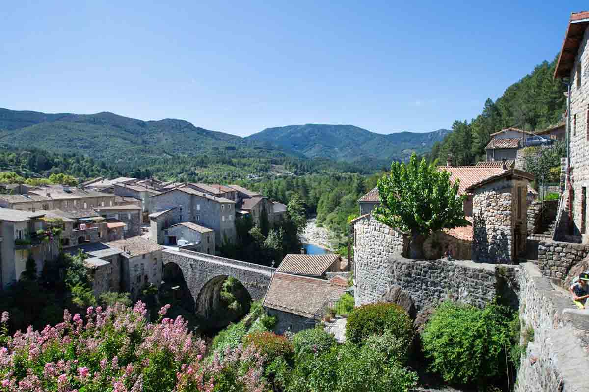 Camping Villeneuve-de-Berg Ciela Village Visite Juajac