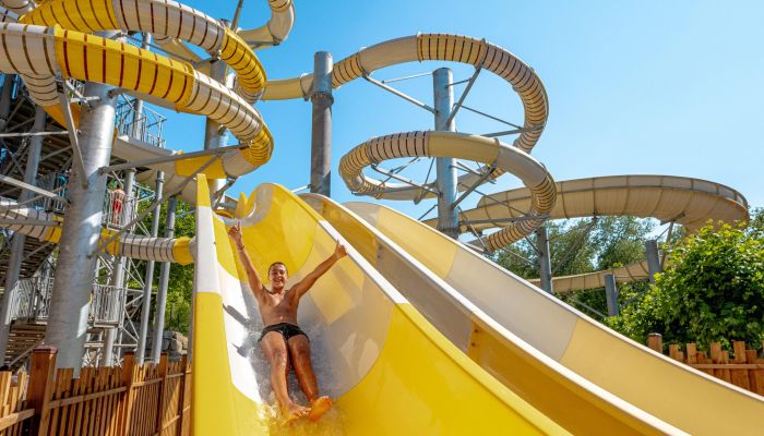 Camping Villeneuve de Berg Ciela Village Le Pommier camping 5 étoiles Ardèche toboggans