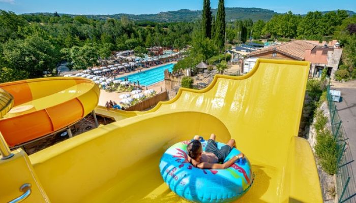 Camping Villeneuve de Berg Ciela Village Le Pommier camping 5 étoiles Ardèche toboggans